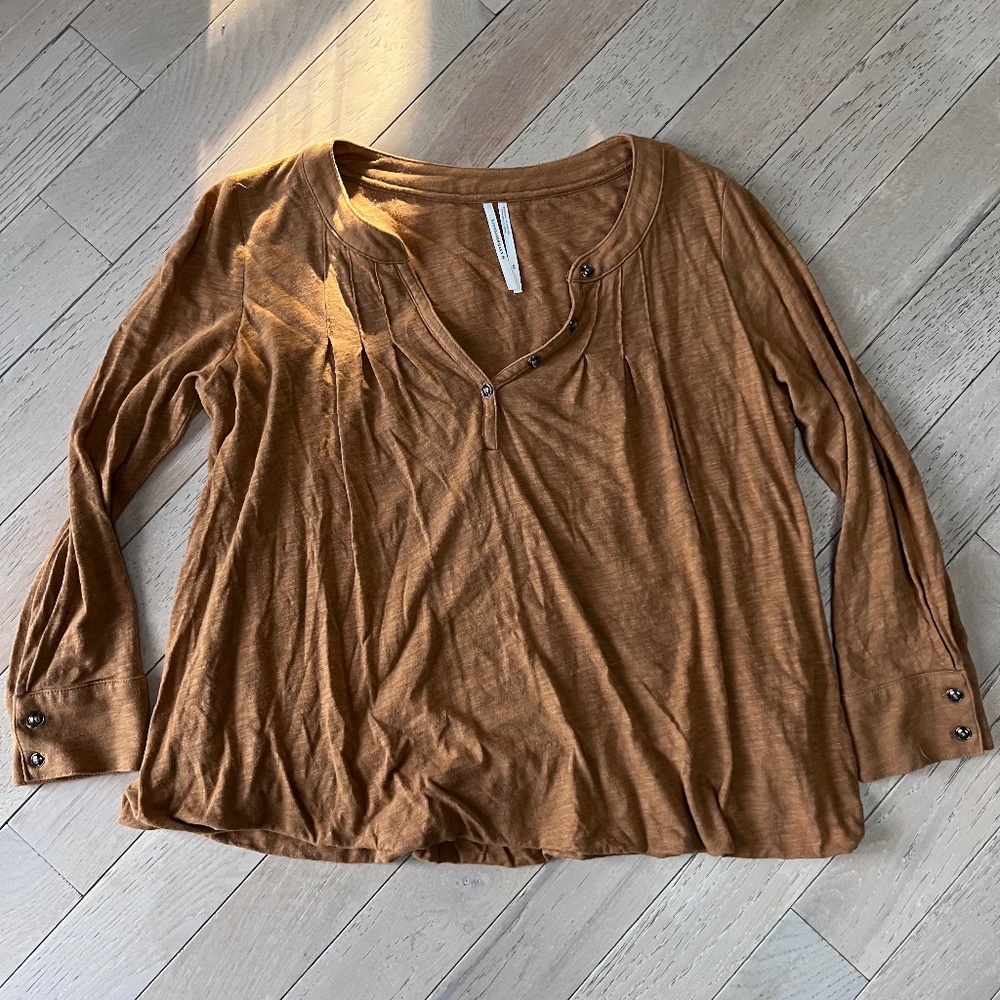 Anthropologie V-Neck Henley Long Sleeve Beige Bubble Hem Shirt Size XS Bohemian